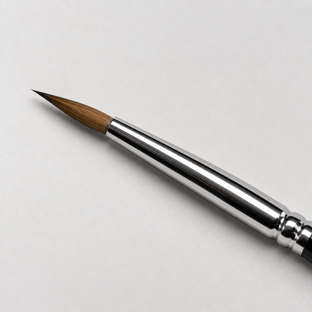Vapour Games Pure Kolinsky Sable size 2 brush tip close-up