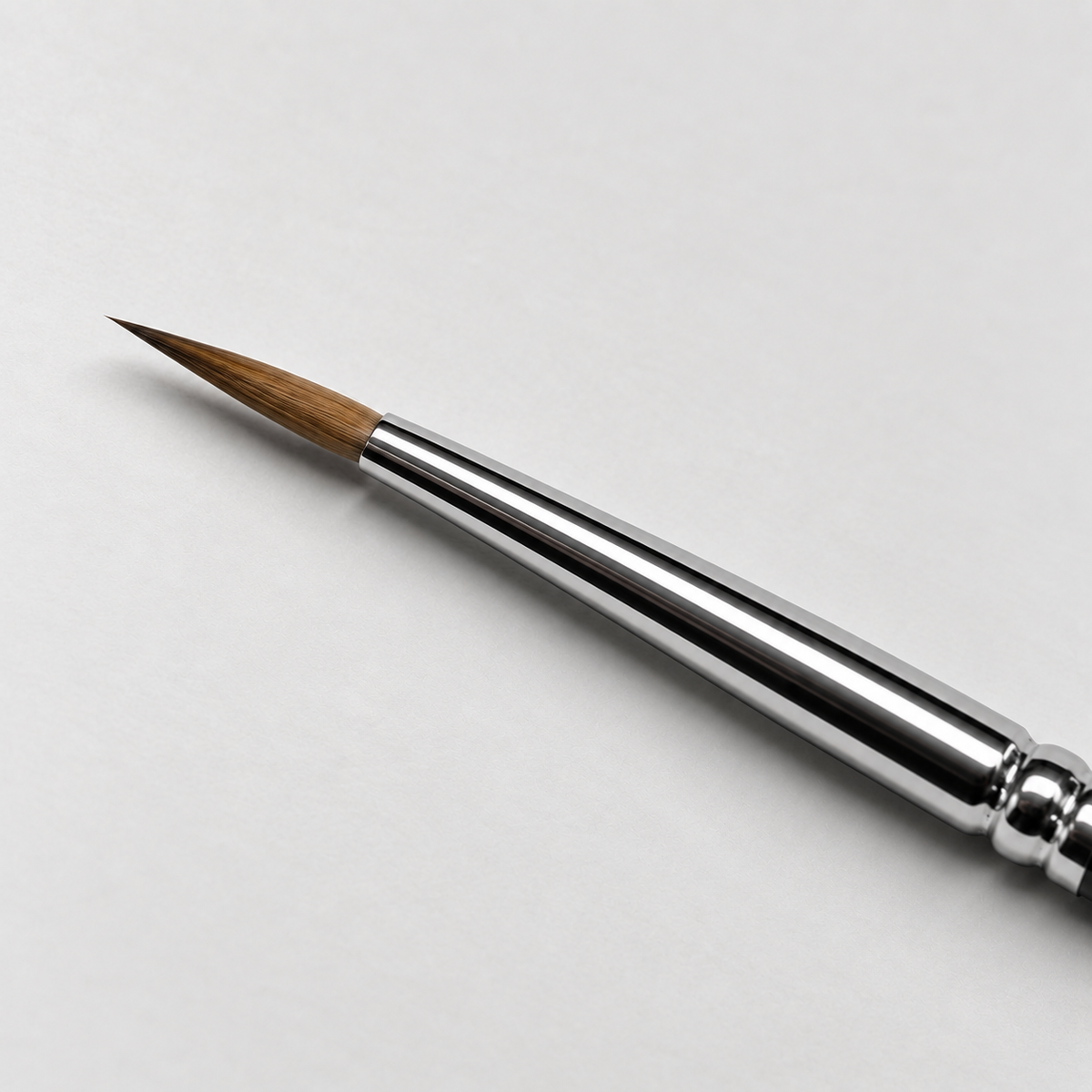 Vapour Games Pure Kolinsky Sable size 1 brush tip close-up