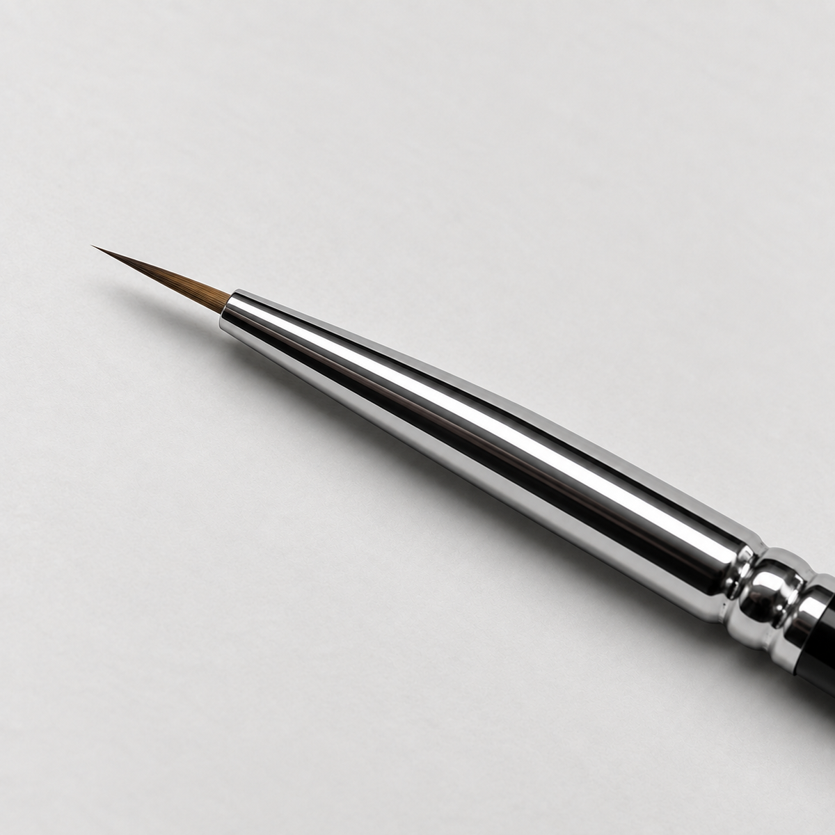 Vapour Games Pure Kolinsky Sable size 3/0 brush tip close-up