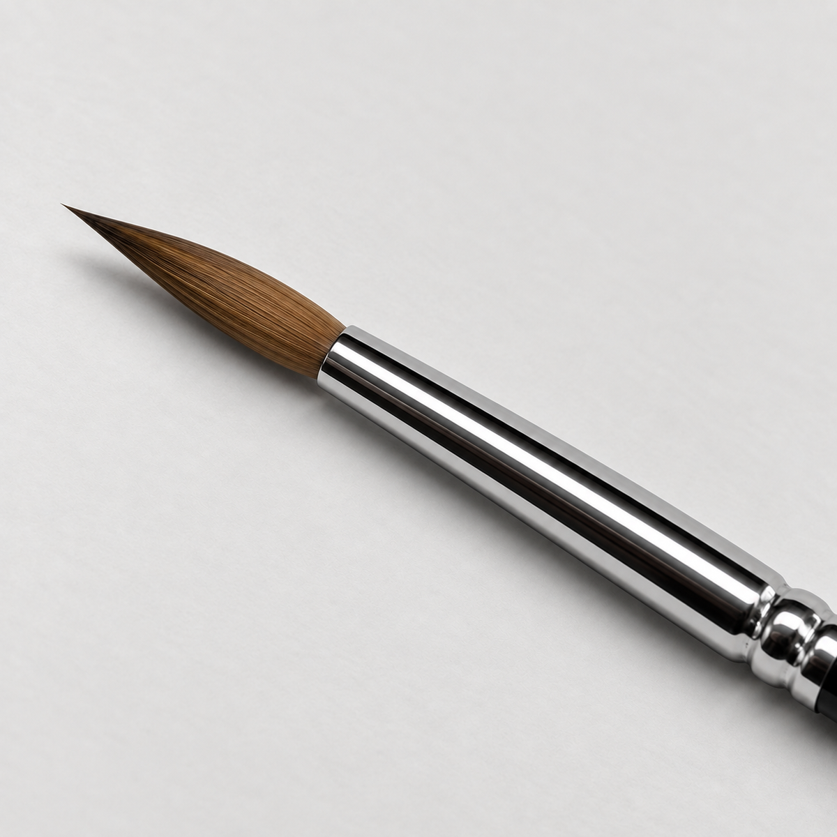 Vapour Games Pure Kolinsky Sable size 5 brush tip close-up
