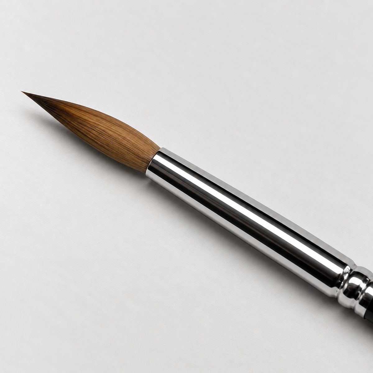 Vapour Games Pure Kolinsky Sable size 6 brush tip close-up